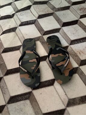 Havaianas Camo Print Flip Flops - Olive/Black/Brown mens 13